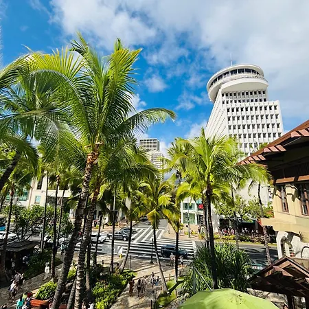 Royal Kuhio 1701 - Spacious Corner Unit With Stunning Ocean City Views In The Heart Of Waikiki!